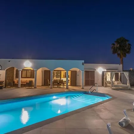 Casa Reina بلايا بلانكا
